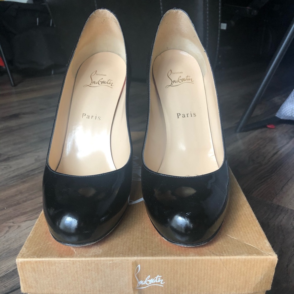 Christian Louboutin black patent simple pump